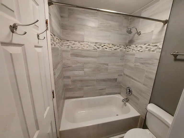 Great full surround tube and shower.