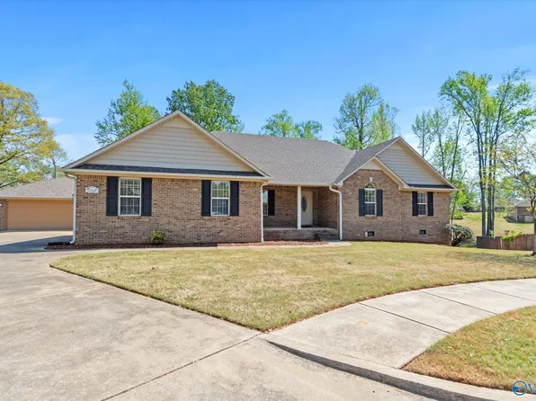 16968 Bellewood Dr, Athens, AL 35613