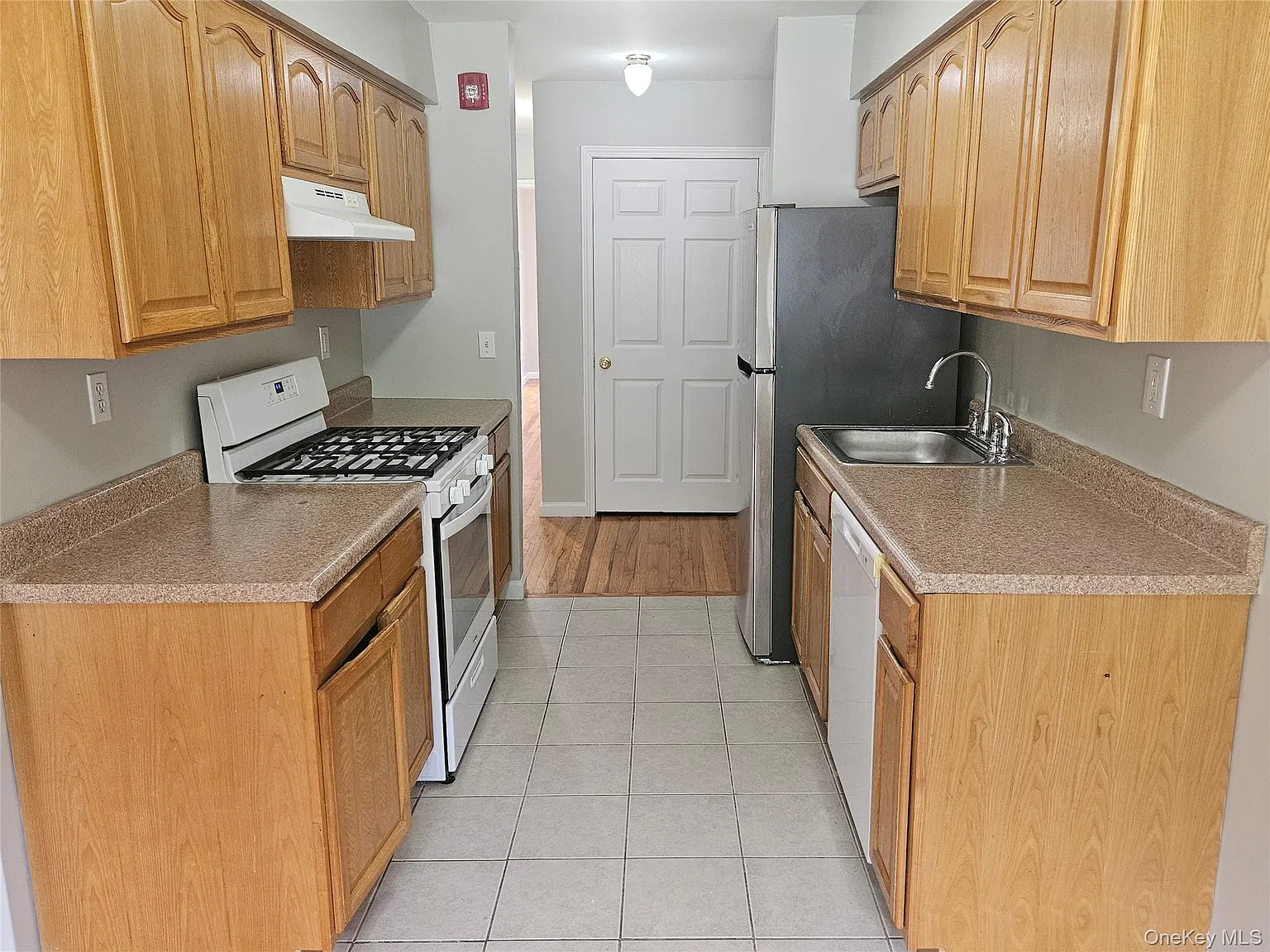 18 Pavilion Ridge Way, Suffern, NY 10901 — Photo 2