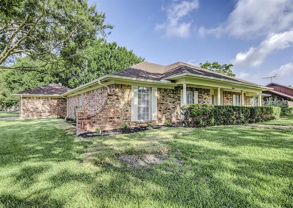 1st image of 1510 Holly Cir