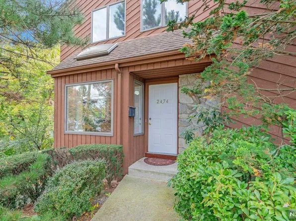 2474 Hammett Ave #2474, Fort Lee, NJ 07024