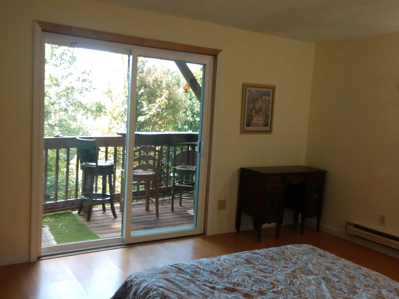 3 bed, 1400 sqft, $2,100 — Photo 4