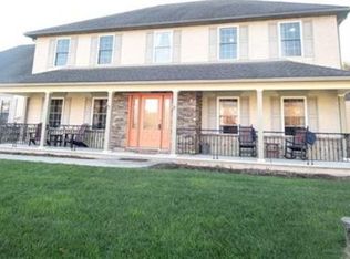 3862 Buck Hill Cir, Schnecksville, PA