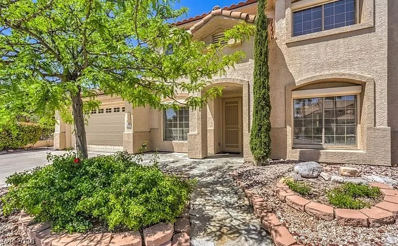 3 bed, 2.5 bath, 2006 sqft, $2,500 — Photo 2