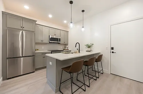126 Adelaide Ave #101 Photo 1