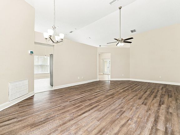 3rd image of 215 Island Water Way