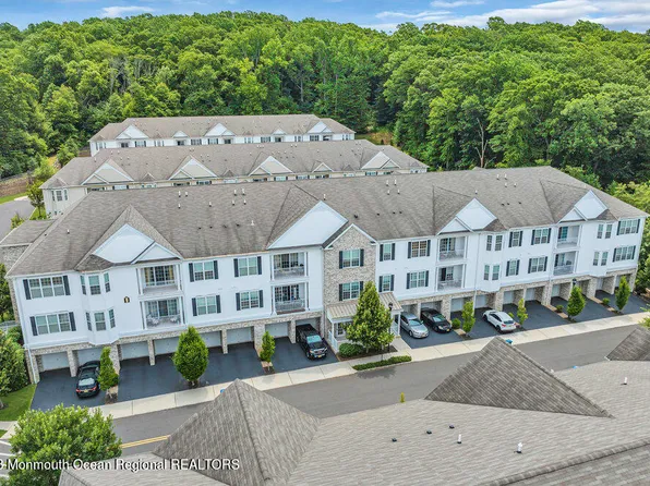 106 Regency Court, Morganville, NJ 07751