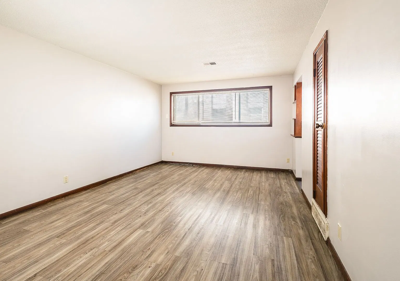 46th Street Apartments — Photo 3