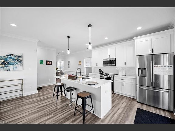 2nd image of 11 Semple St