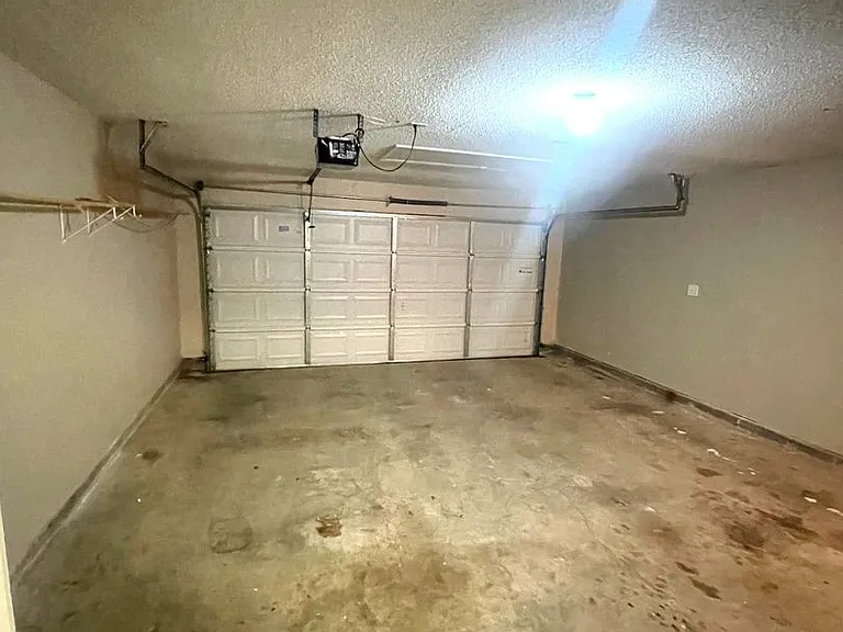 9456 Club Walk Ct — Photo 17