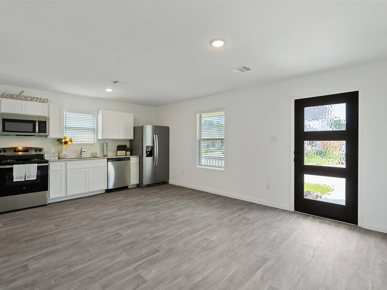 3 bed, 2.0 bath, 900 sqft, $1,500 — Photo 3