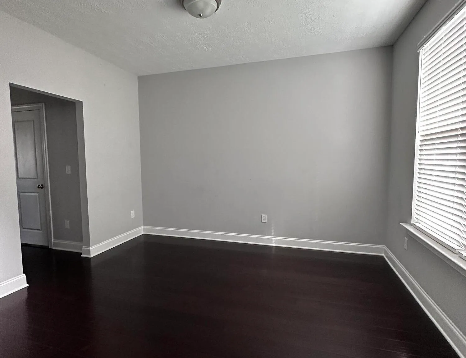 4 bed, 2.5 bath, 2464 sqft, $2,300 — Photo 3