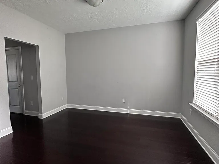 182 Caroleton Dr — Photo 3