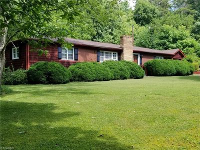2071 Springs Rd, Mount Airy, NC, 27030
