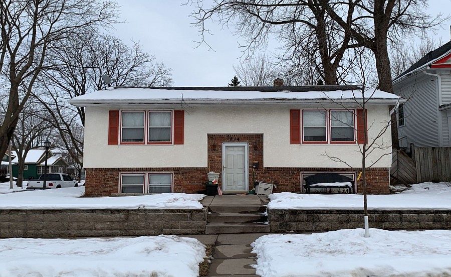1st image of 814 Manomin Ave