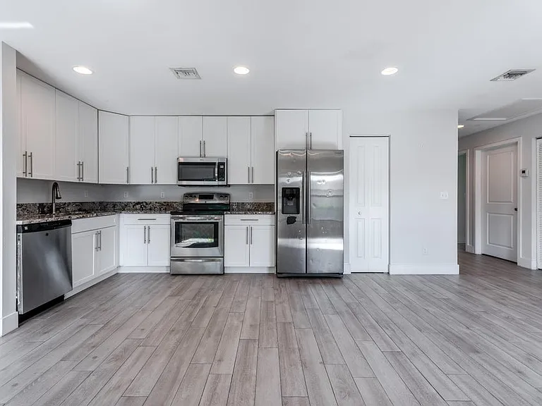 4743 Myla Ln — Photo 5