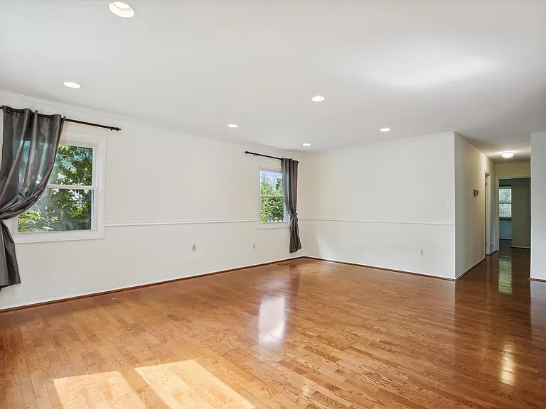 4607 Marshall Hall Ln — Photo 6