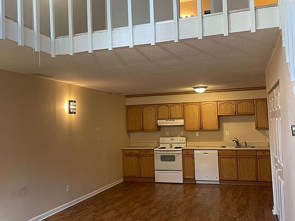 3rd image of 20 Sheridan Rd Unit A