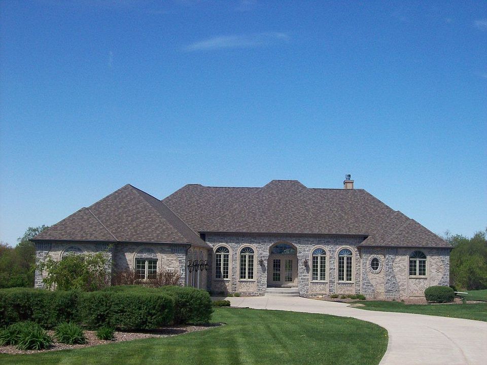 Gorgeous Executive Home!