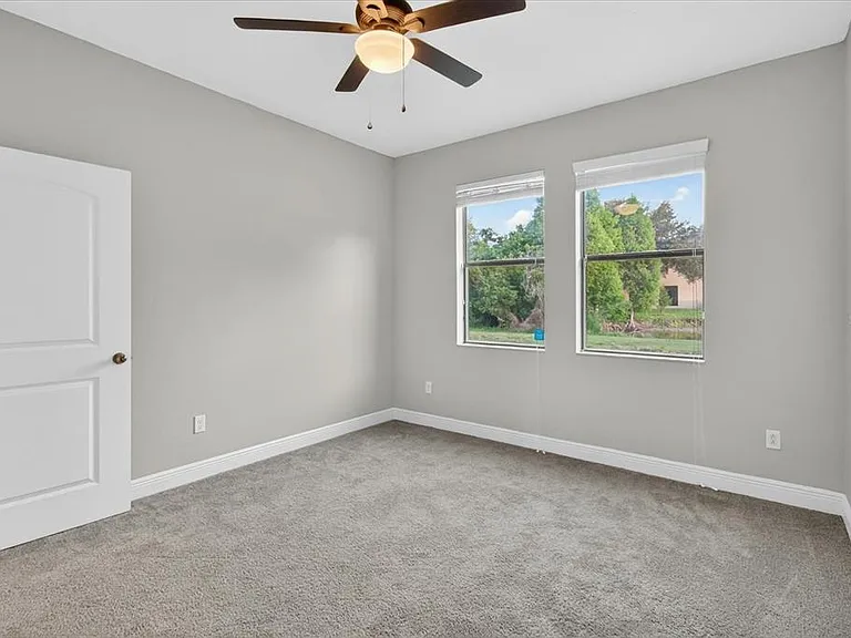 1389 Heritage Landings Dr — Photo 37