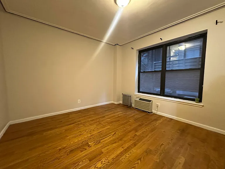 11 E 32nd St #2F — Photo 7