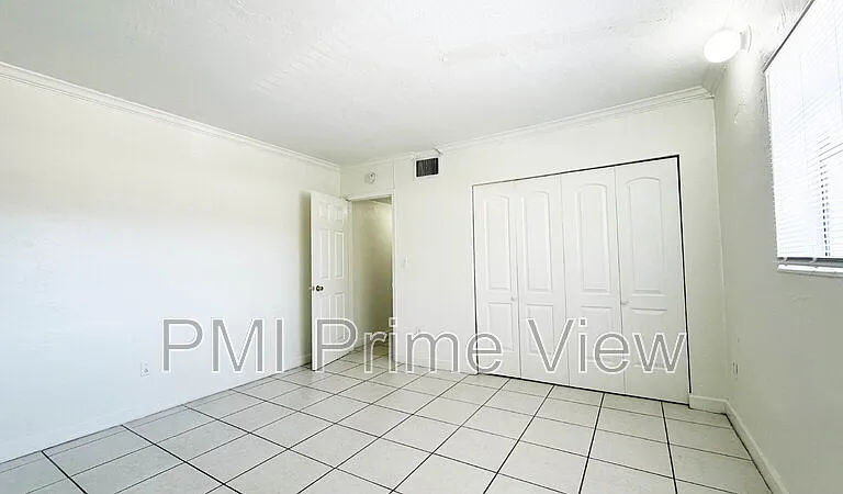 1245 W 24th St #208 — Photo 15
