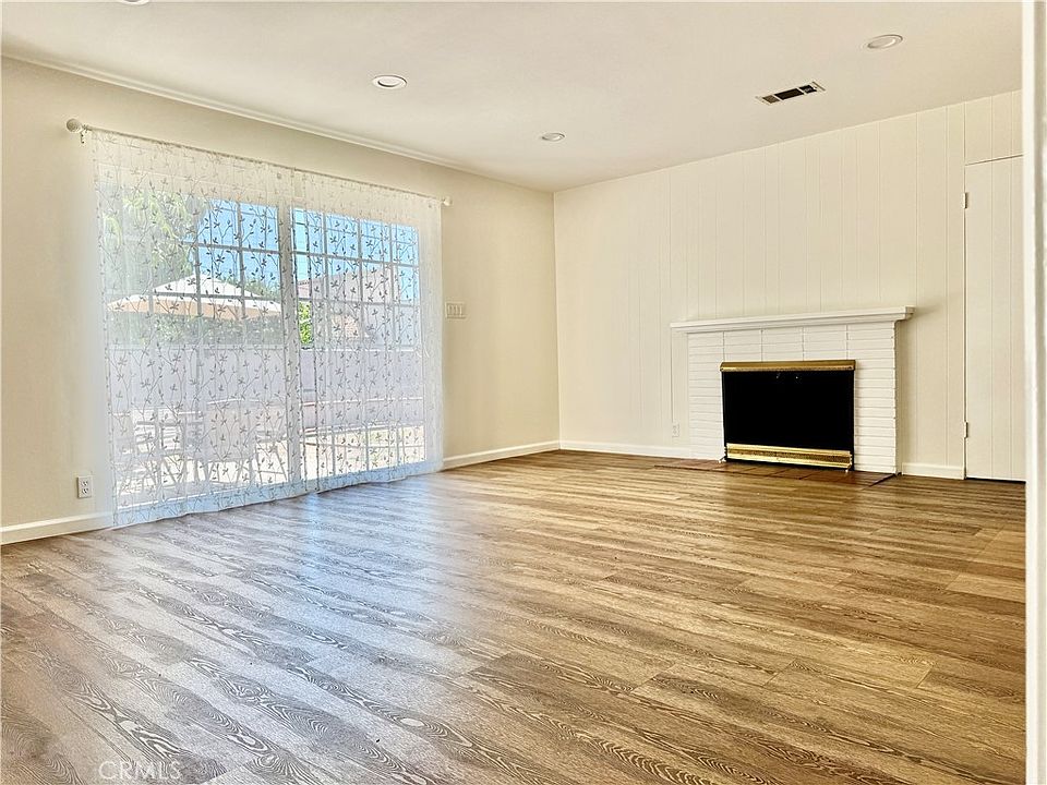 1st image of 1906 W Kenoak Dr