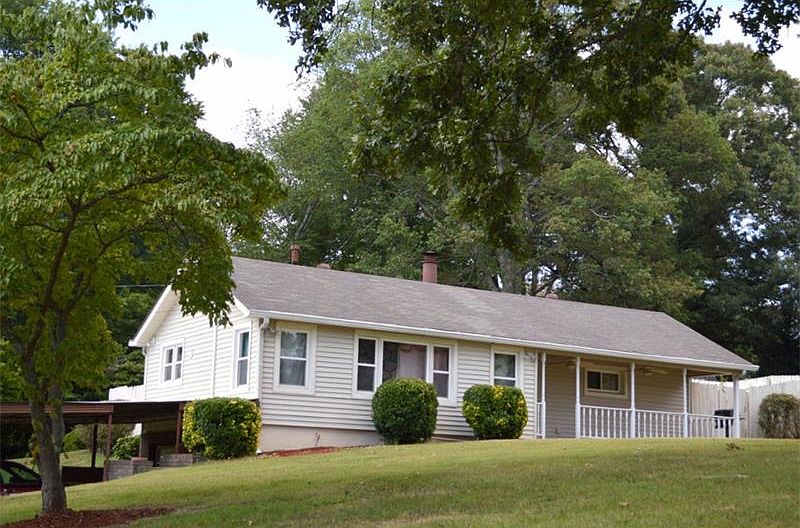1st image of 147 N Woodland Dr