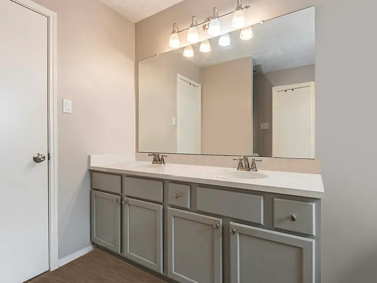 1835 Oak Ridge Dr — Photo 14