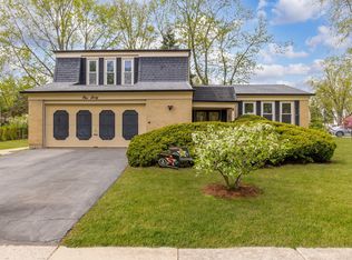 160 Camelot Way, Bolingbrook, IL 60440