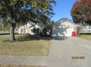 206 Foust Dr, Sikeston, MO 63801