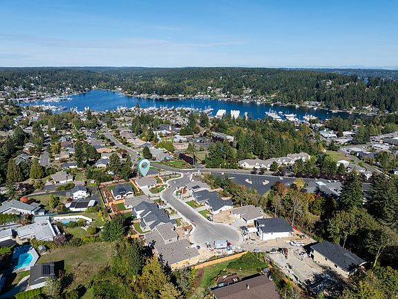 Hillstad - just 1 2 mile from the Gig Harbor waterfront