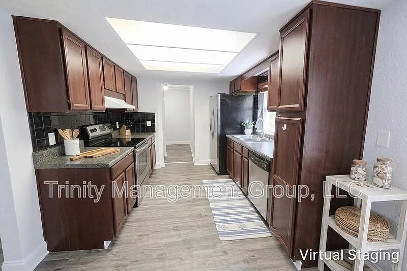 3 bed, 2.0 bath, 1502 sqft, $1,849 — Photo 4