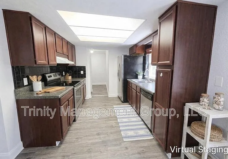 10449 Mayflower Rd — Photo 4