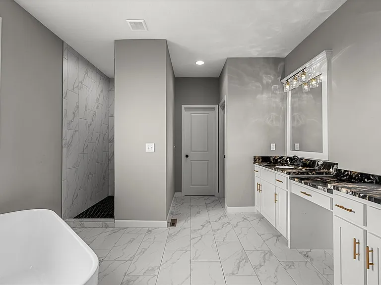 21410 W 189th Ter — Photo 4