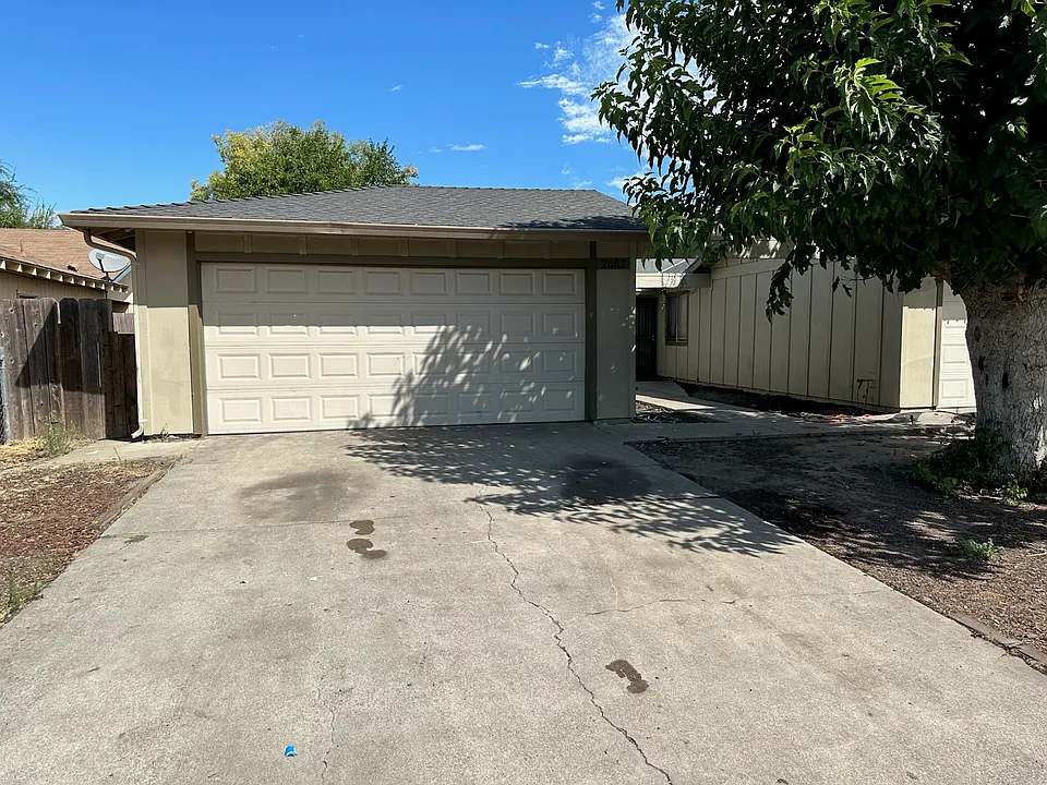 2706 Plantation Pl