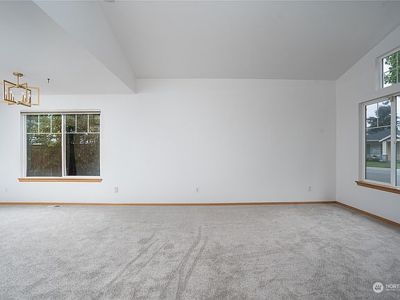 4th image of 5110 Perry Drive SE