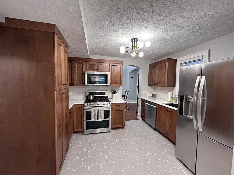 4412 Woolworth Ave — Photo 5
