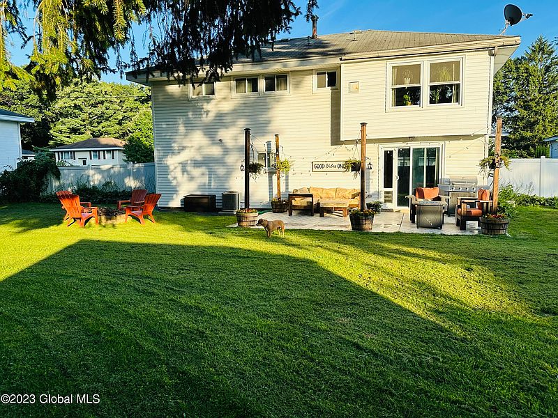 3rd image of 98 Wilkins Avenue