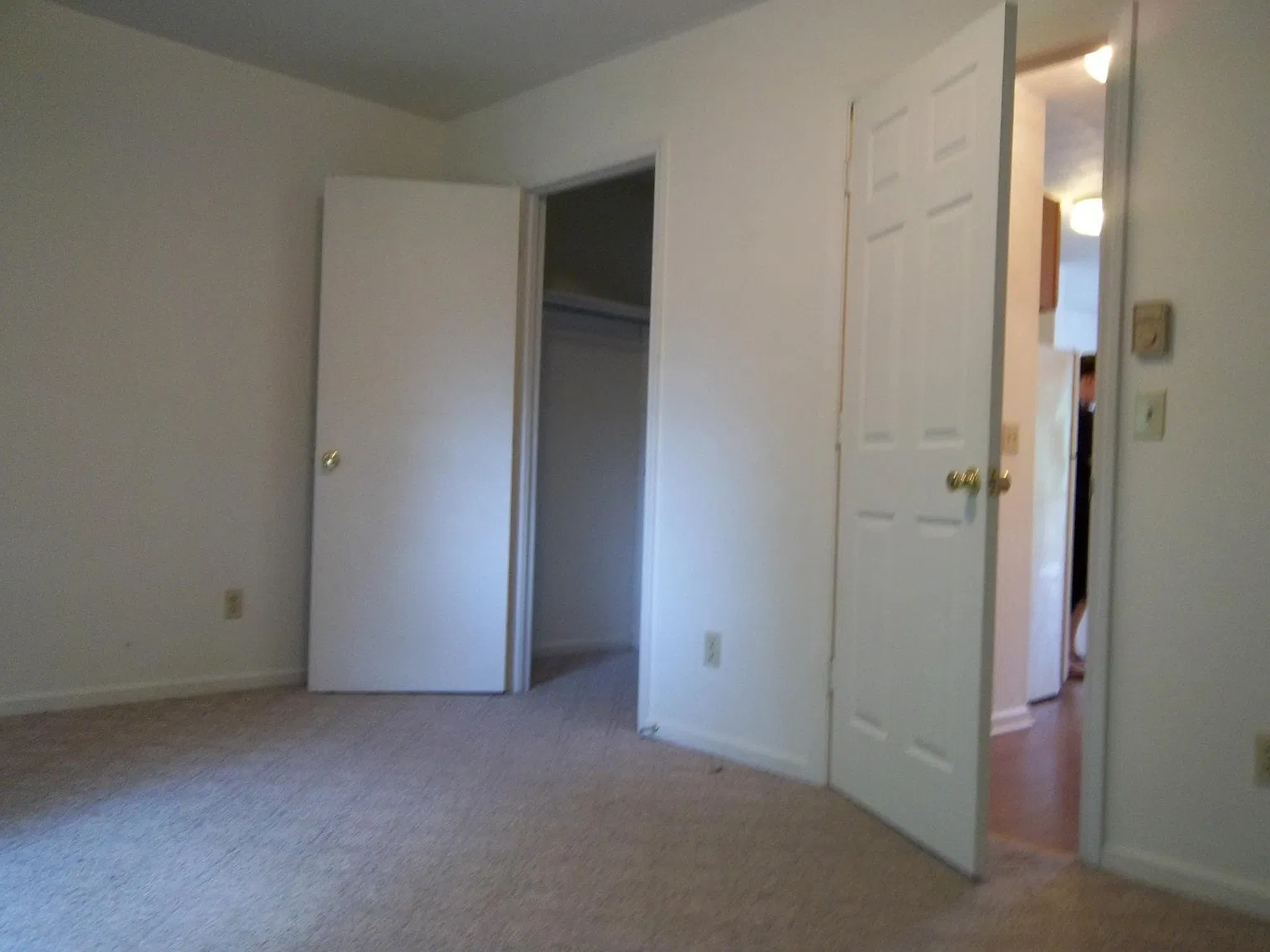 1130 Robinhood Ct — Photo 4