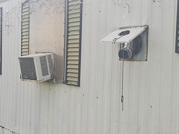5th image of 506 Blue Door Rd