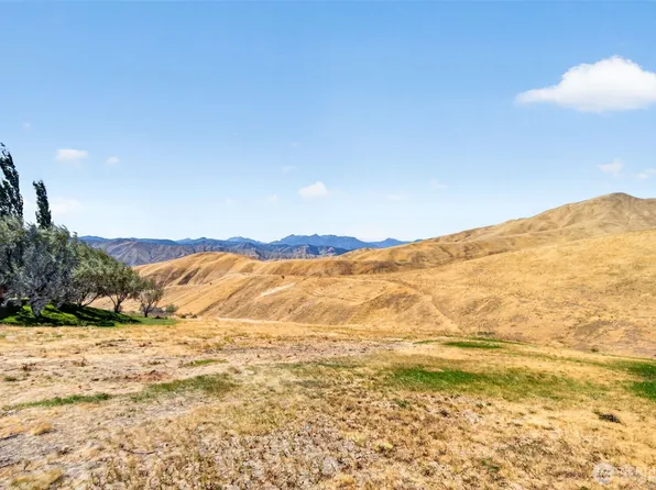 4284 April Drive, Wenatchee, WA 98801