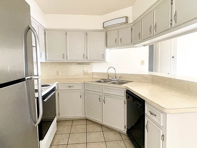 1229 Wilson St #2 — Photo 7