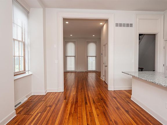5th image of 2606 Short Vine St