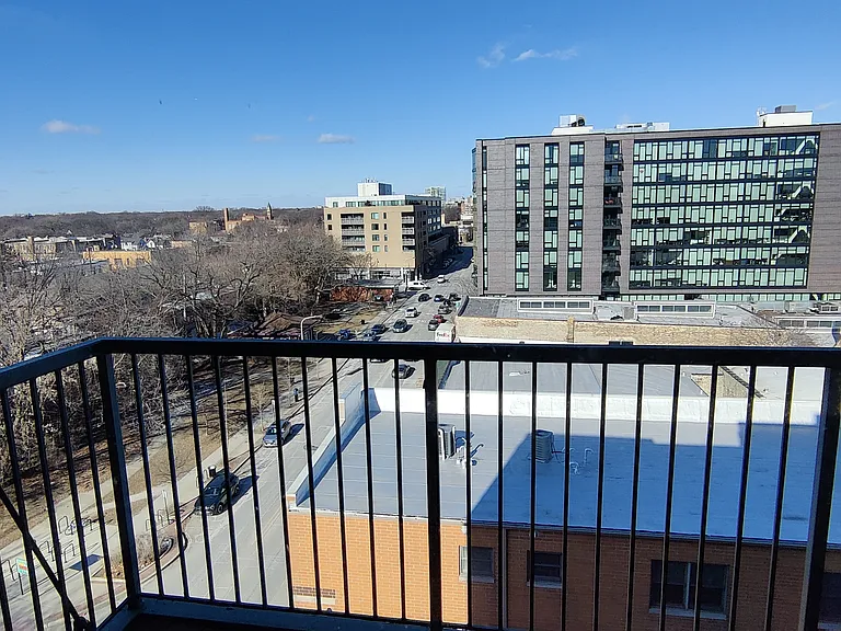 811 Chicago Ave — Photo 19