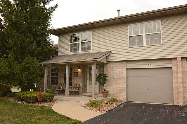 1st image of 9300 Meadowview Dr