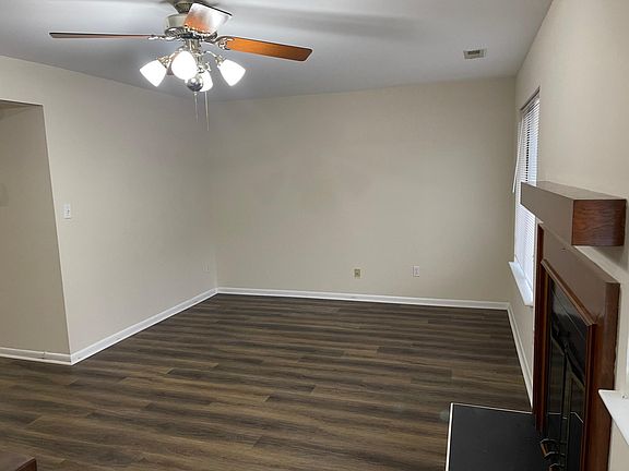 5th image of 1156 N Green Dr