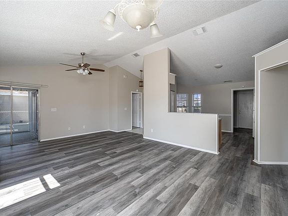 4th image of 3406 Fox Ridge St