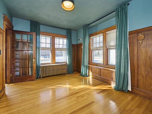 3rd image of 197 Governors Ave