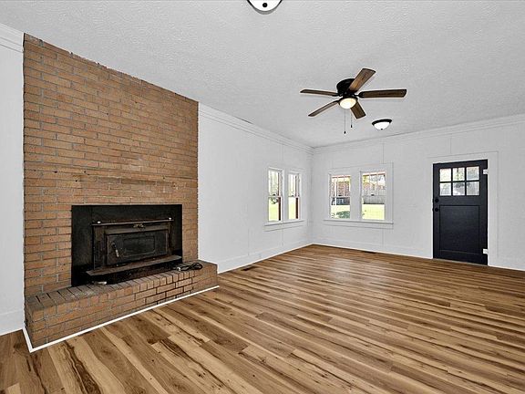 2nd image of 1403 Goehler Rd SE